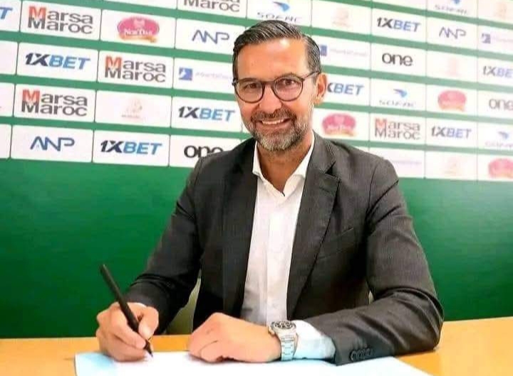 الألماني جوزيف  زينباور يرفض العودة لتدريب الرجاء الرياضي